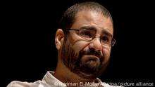 ARCHIV - 29.03.2019, Ägypten, Kairo: Alaa Abdel-Fattah, Ägyptens führender pro-demokratischer Aktivist, spricht während einer Konferenz an der Amerikanischen Universität. Abdel Fattah zählte 2011 während der ägyptischen Revolution zu den Führungsfiguren. Aus Protest gegen seine Haftbedingungen ist er seit Monaten im Hungerstreik. (zu dpa Scholz fordert von Ägyptens Präsident Freilassung eines Aktivisten) Foto: Nariman El-Mofty/AP/dpa +++ dpa-Bildfunk +++