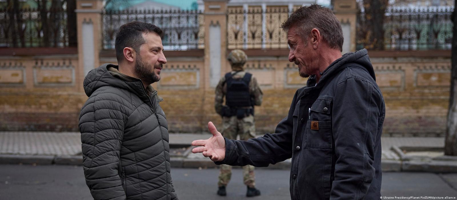 Sean Penn lançará documentário sobre a Ucrânia na Berlinale – DW –  24/01/2023