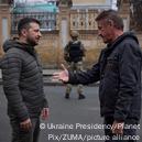 Sean Penn's 'Superpower': The 'idiot's guide' to Ukraine – DW – 02/18/2023