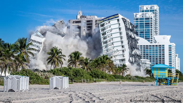 BdTD | USA, Miami | Sprengung des Deauville Beach Resort