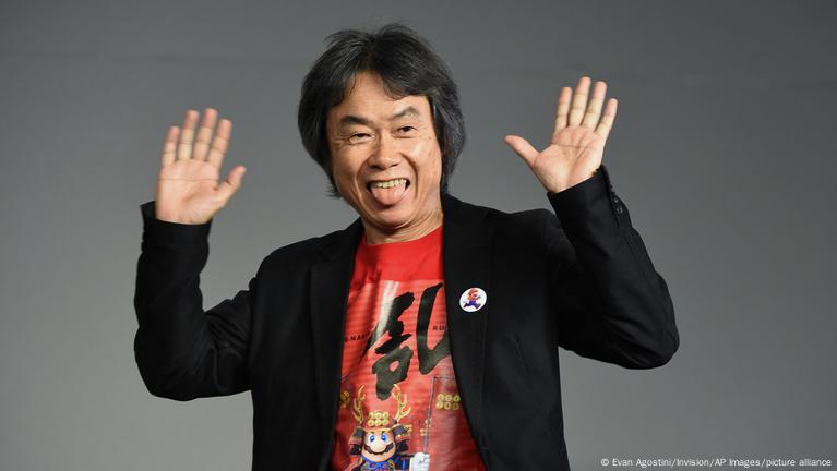 Shigeru Miyamoto Nintendo GIF - Shigeru Miyamoto Nintendo Thumbs