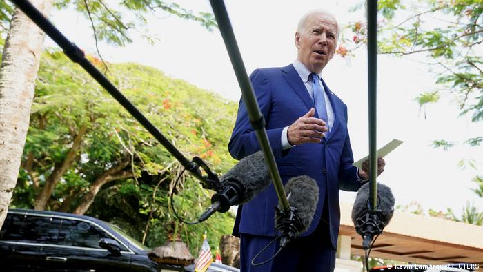 Joe Biden spricht Mitte November in Bali, Indonesien, mit Journalisten 