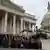 Члени Палати представників США біля Капітолія у Вашингтоні