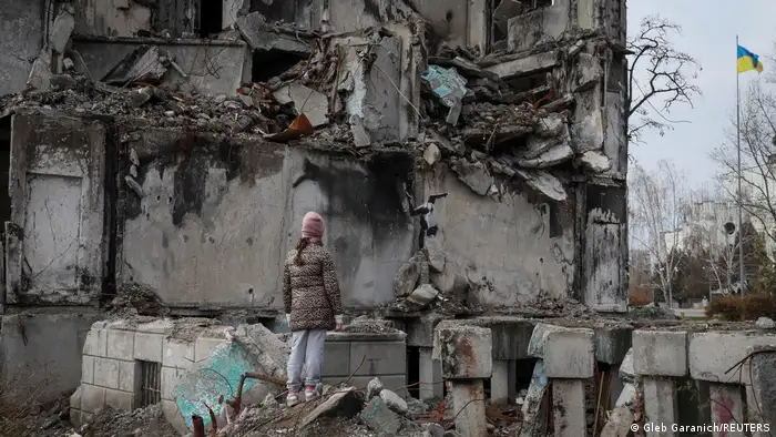 Ukraine Banksy enthüllt Wandmalereien in einer von Russland befreiten ukrainischen Stadt