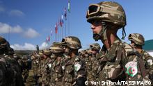 31.08.2022
PRIMORYE TERRITORY, RUSSIA - AUGUST 31, 2022: Algerian servicemen stand in formation ahead of the opening ceremony of the Vostok 2022 military drills at the Sergeyevsky shooting range. The exercise will be held at seven shooting ranges of the Russian Eastern Military District, in the Seas of Okhotsk and Japan on September 1-7. Yuri Smityuk/TASS PUBLICATIONxINxGERxAUTxONLY TS13FEF9 