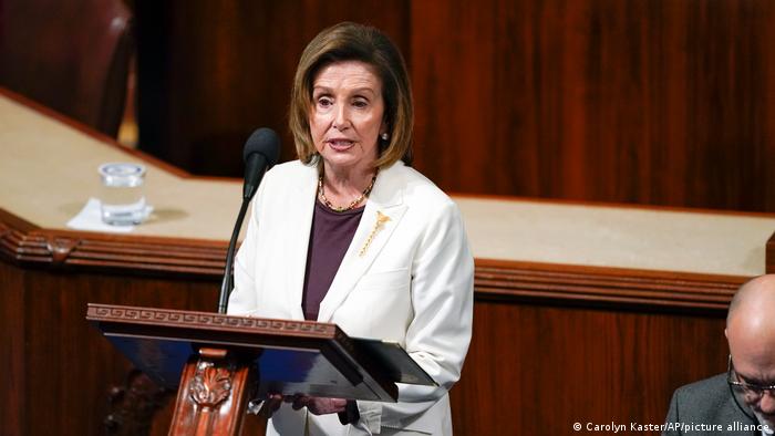 Nancy Pelosi kündigt im US-Repräsentantenhaus ihren Rückzug von der Spitze der Demokraten an 