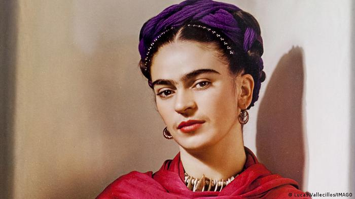 Un hombre quema un dibujo de Frida Kahlo para hacer NFT y solo vende cuatro  | Cultura | DW 