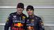 Die Red-Bull-Piloten Max Verstappen und Sergio Perez lächeln nach dem Qualifying in Abu Dhabi in die Kameras. Die Red-Bull-Piloten Max Verstappen und Sergio Perez lächeln nach dem Qualifying in Abu Dhabi in die Kameras.