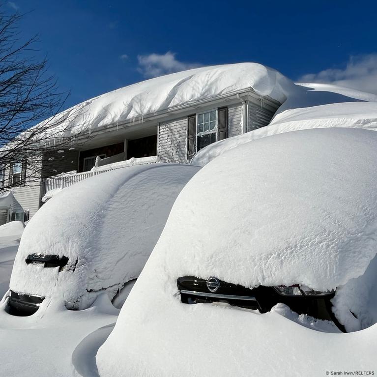 Bills make it to Detroit after Buffalo airport reopens amid massive  snowstorm