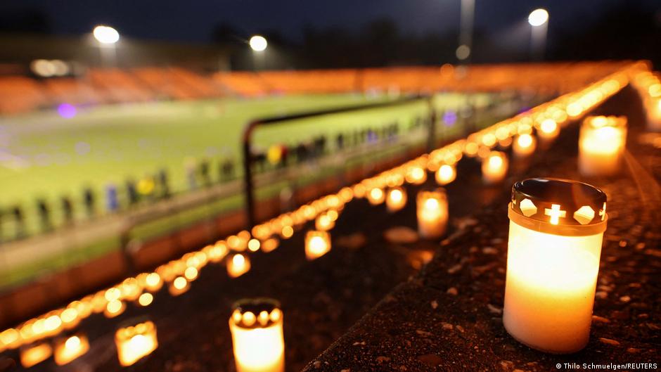 Germany: Huge candle action commemorates Qatar worker deaths – DW – 11/21/2022 - Vimarsana News