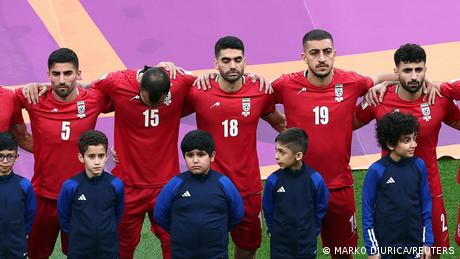 Реакциите бяха парадоксални Загубата на иранския национален отбор по футбол