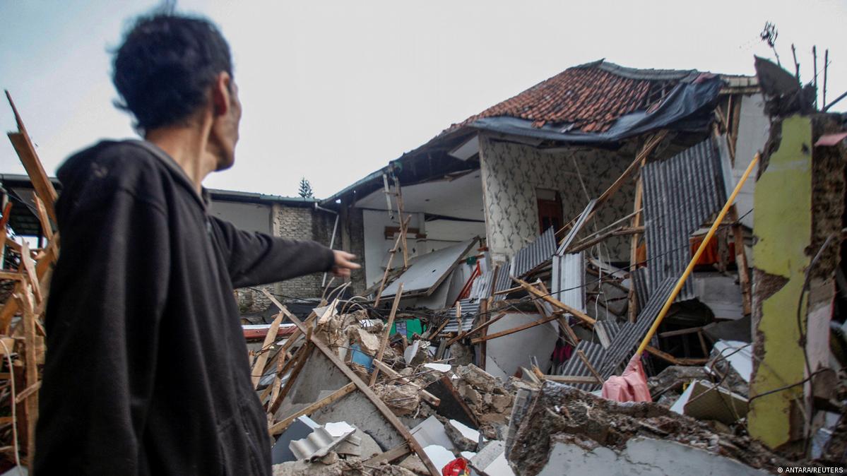 Indonesia: Dozens killed as earthquake hits island of Java – DW – 11/21/2022