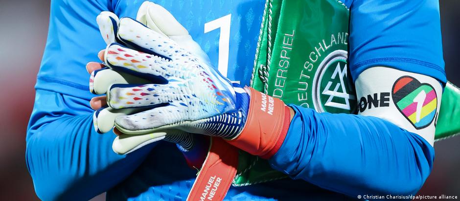 Fifa proibiu seleções de utilizarem braçadeira 