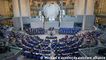 23.11.2022, Berlin: Bundeskanzler Olaf Scholz (SPD) spricht im Bundestag in der Generaldebatte der Haushaltswoche. Foto: Michael Kappeler/dpa +++ dpa-Bildfunk +++