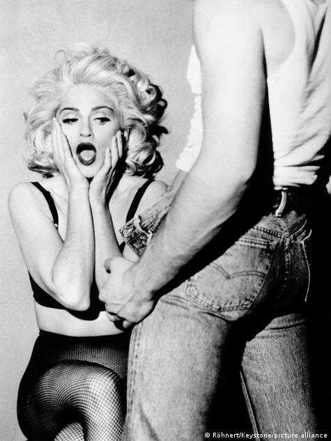 Sex Madona - Madonna's 'Sex' 30 years on: A bold feminist statement? â€“ DW â€“ 11/25/2022