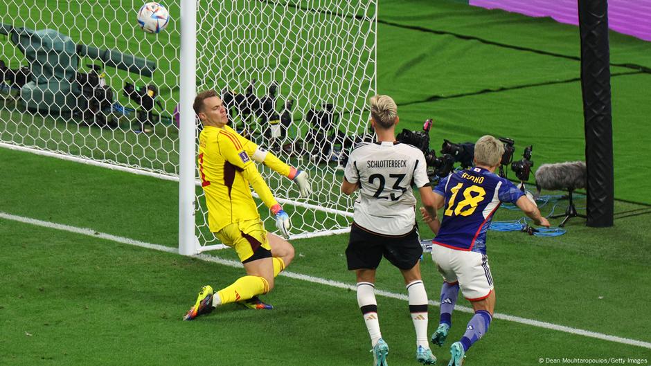 Takuma Asano postiže pobedonosni gol za Japan
