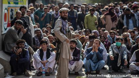 Публични бичувания и екзекуции в Афганистан се завърна бруталното
