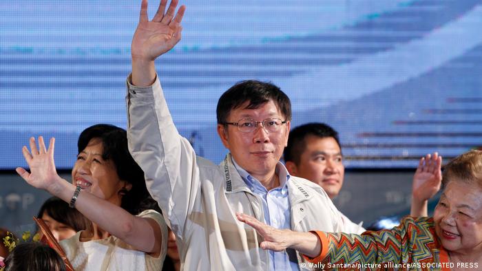 即将卸任的台北市长柯文哲对于是否竞选总统语带保留（资料照片）