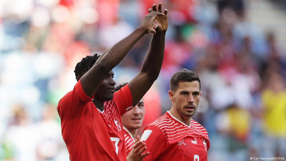 Reprezentativci Švajcarske nakon pobede nad Kamerunom 1:0