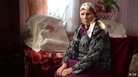 Mini yubka kiygan qizlar kamming