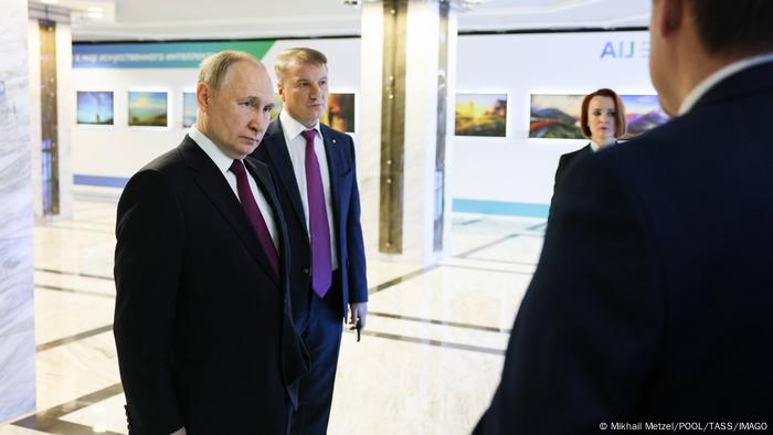 Der russische Präsident Wladimir Putin auf einer KI-Konferenz in Moskau Der russische Präsident Wladimir Putin auf einer KI-Konferenz in Moskau