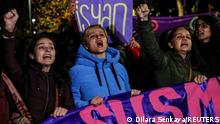 Demonstrators protest against gender-based violence on the International Day for the Elimination of Violence Against Women, in Istanbul, Turkey November 25, 2022. REUTERS/Dilara Senkaya