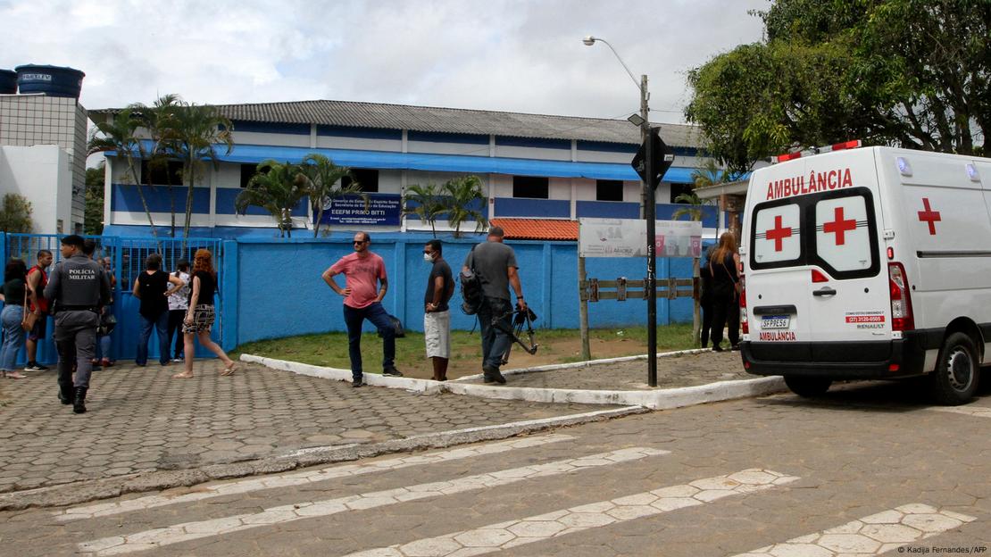 Fachada de escola atacada a tiros em Aracruz