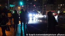 KIEV, UKRAINE - NOVEMBER 26: Dark streets in downtown Kyiv. In many cities of Ukraine power outages started to take place after Russia launched massive rocket attacks on Ukraine's infrastructure. Russia invaded Ukraine on February 24, 2022. Danylo Antoniuk / Anadolu Agency