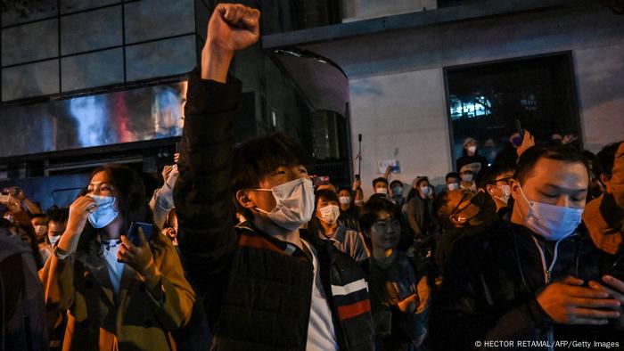 Cientos de personas se han manifestado en distintas ciudades de China este fin de semana, 26 y 27 de noviembre de 2022.