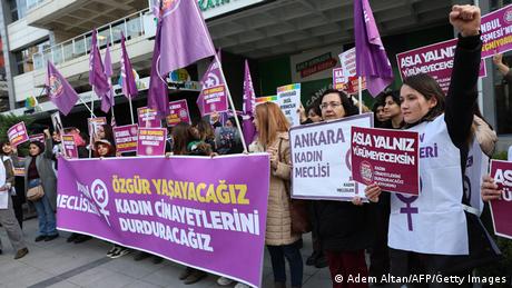 Gericht stoppt Verfahren gegen türkische Frauenrechtsgruppe