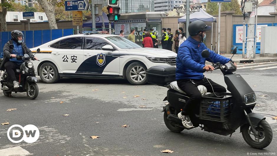 BBC驻华记者在上海遭警方拘捕虐待– DW – 2022年11月28日