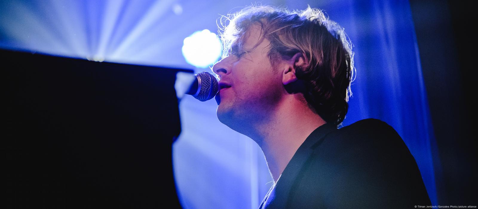 Tom Odell debuts Another Love – Lightning 100