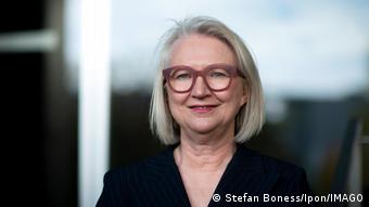 Μόνικα Σνίτσερ Μόνικα Σνίτσερ