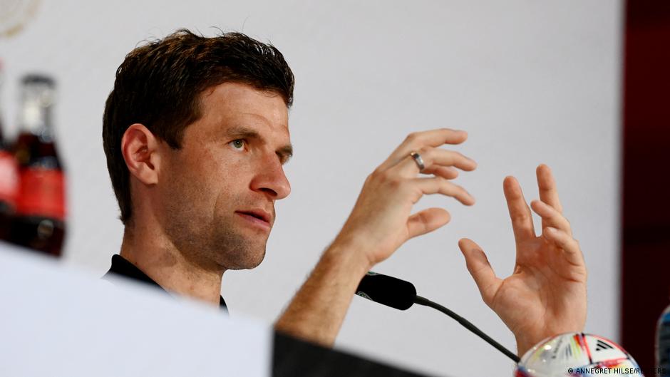 Manuel Neuer und Thomas Müller: Zweifeln an ihrer Zukunft im deutschen Team |  Sport |  DW