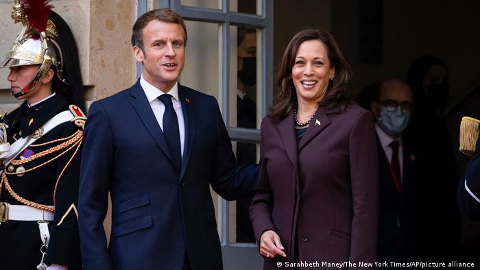 Frankreich I Emmanuel Macron und Kamala Harris