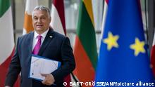 2022-05-30 15:09:30 BRÜSSEL  Der ungarische Ministerpräsident Viktor Orban spricht vor einem weiteren zweitägigen Gipfeltreffen des Europäischen Rates vor der Presse. Die Staats- und Regierungschefs der EU-Staaten diskutieren über die Energie- und Lebensmittelkrise und die Lücken in der europäischen Verteidigung. Sie suchen auch nach einem Ausweg aus der Pattsituation wegen eines Embargos für russisches Öl. ANP BART-GRÖSSE