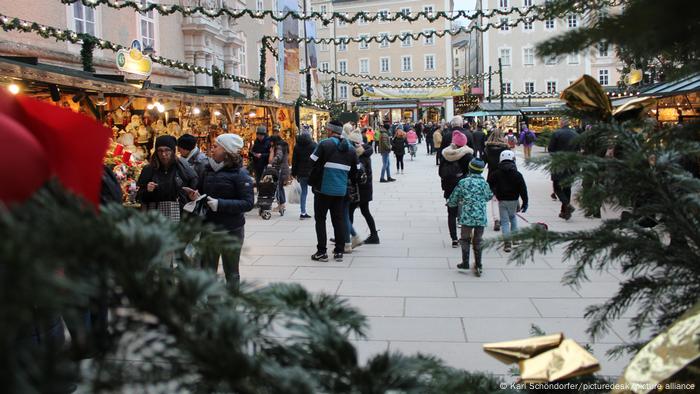 Los mercados de Adviento se llevan a cabo en Austria desde el siglo XV y el Christkindlmarkt, en Salzburgo, que estará abierto hasta el 1 de enero, es una visita obligada. 