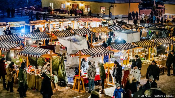 El mercado navideño más grande de Suecia se lleva a cabo en un lugar inusual: la mina Falun. La antigua mina de cobre ya no está operativa y es patrimonio de la humanidad de la Unesco.
