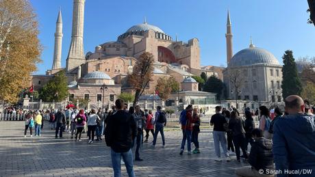 Απογειώνει τον τουρκικό τουρισμό η αδύναμη λίρα