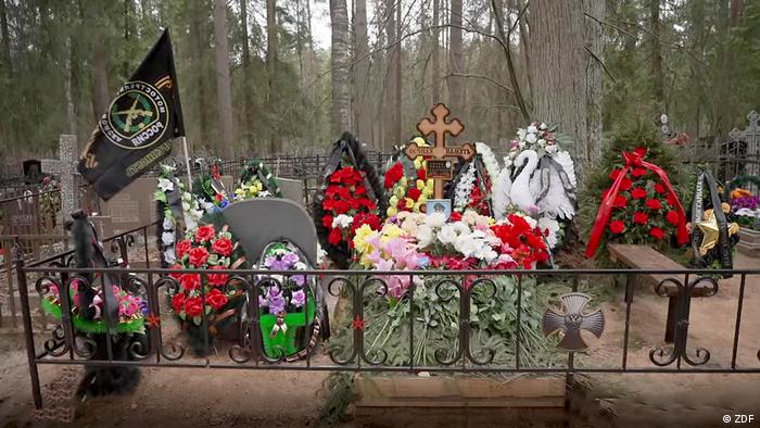 Кадър от филма, показващ гроба на загиналия Никита Авров