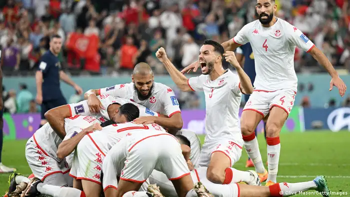 فرحة لاعبي المنتخب التونسي بهدف وهبي الخزري