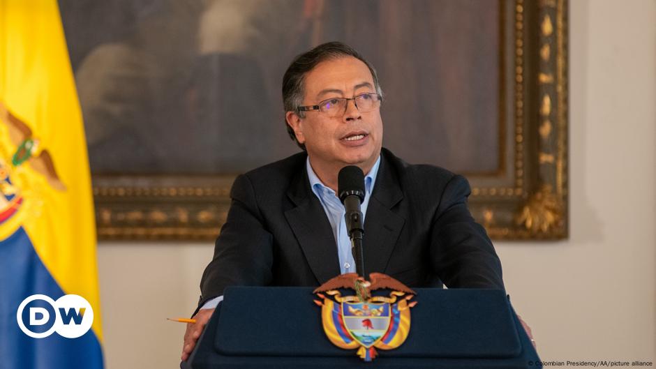 Gustavo Petro Pide Perdón Por "genocidio" Paramilitar – DW – 01/12/2022