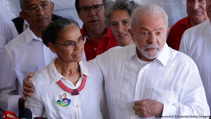 Brasiliens künftiger Präsident Luiz Inacio Lula Da Silva mit Marina Silva, die wieder seine Umweltministerin werden könnte