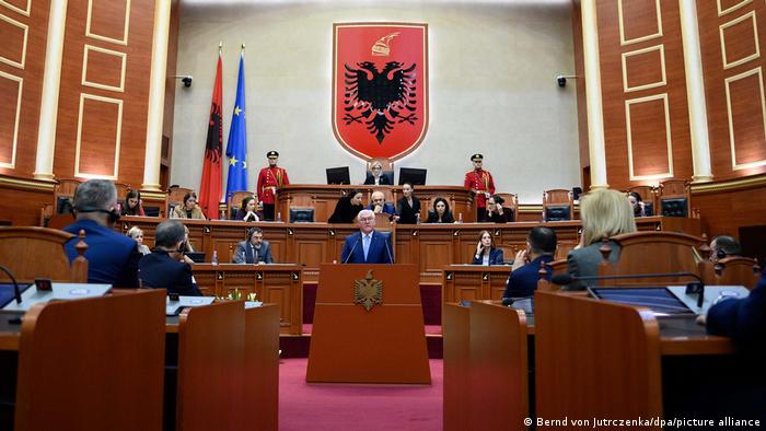 Albanien | Rede Steinmeier im Parlament in Tirana