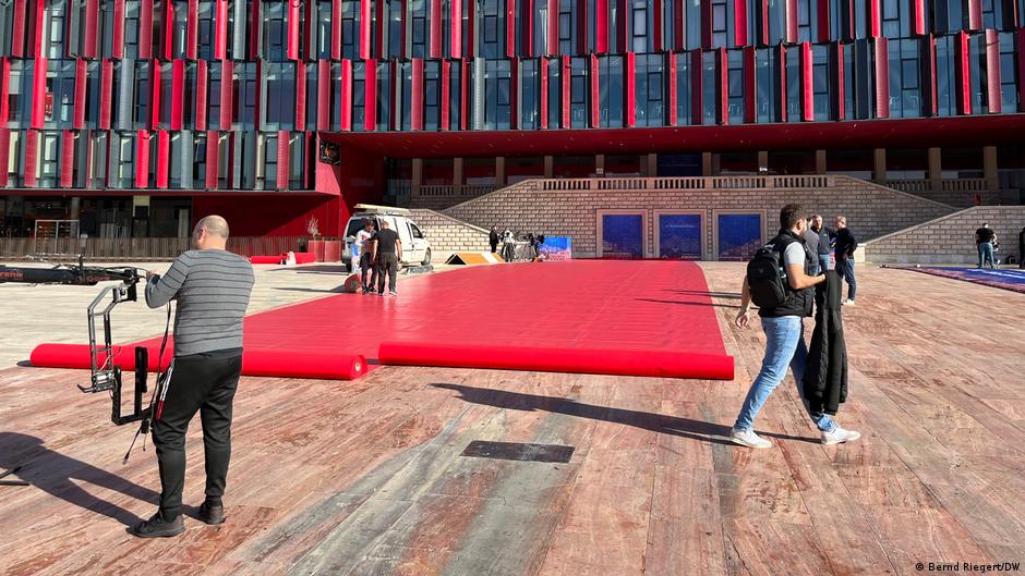 Crveni tepih za goste na samitu u Tirani