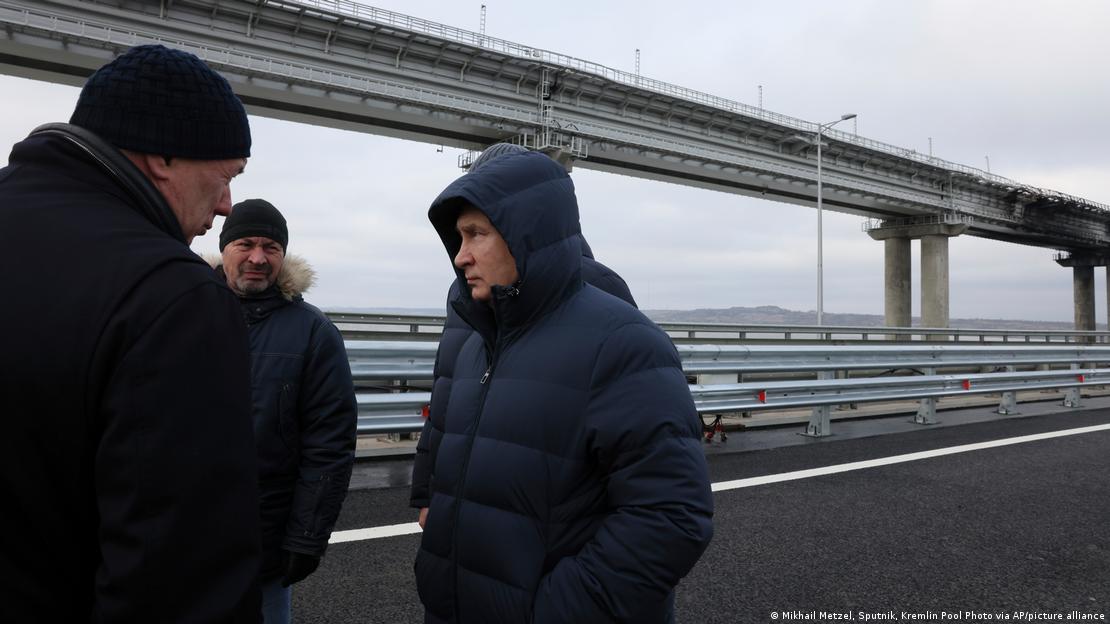 Putin along the Kerch bridge