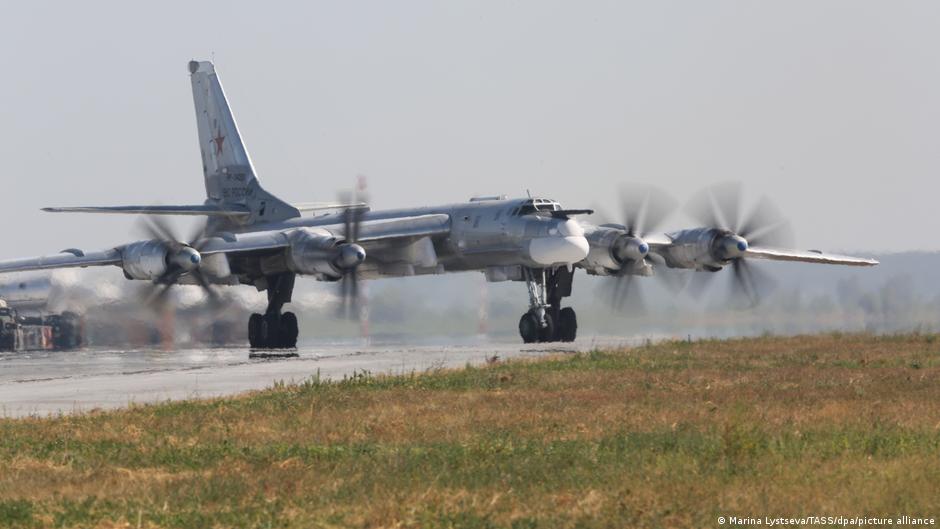 "Альфа" СБУ уразила ракетоносій ТУ-95МС у російському Енгельсі - Зеленський