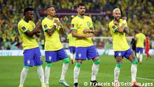 احتفال نجوم البرازيل عقب تسجيل الهدف الثاني ضد كوريا الجنوبية