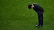 Pelatih Hajime Moriyasu membungkukkan badan setelah gagal membawa tim menang di Piala Dunia Qatar 2022 Pelatih Hajime Moriyasu membungkukkan badan setelah gagal membawa tim menang di Piala Dunia Qatar 2022