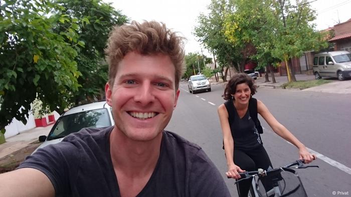 Lukas Stege mit Partnerin auf einer Radtour nach Mendoza, Argentinien